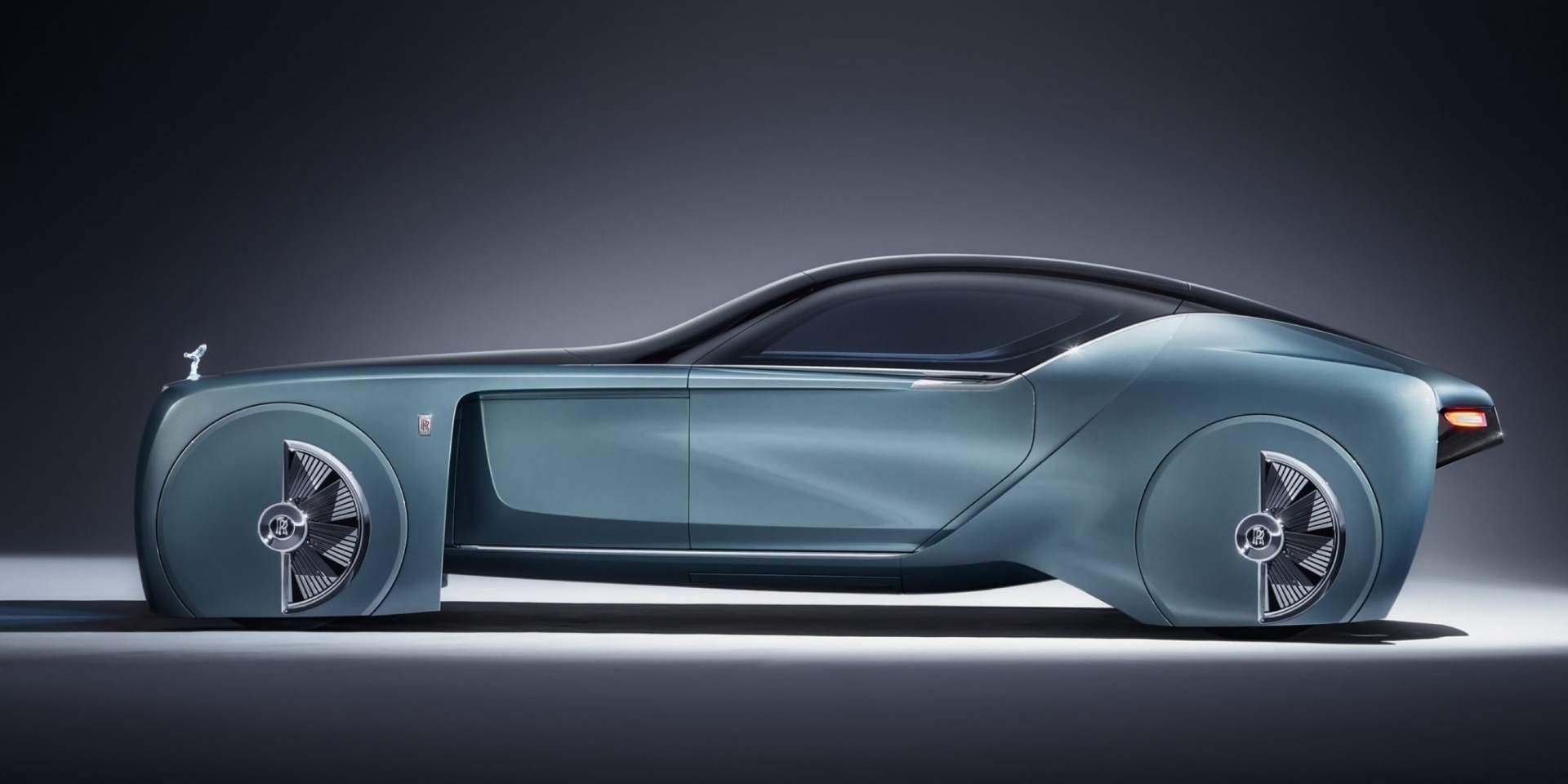 A side view of Rolls Royce's first ever vision vehicle, the Rolls-Royce 103ex