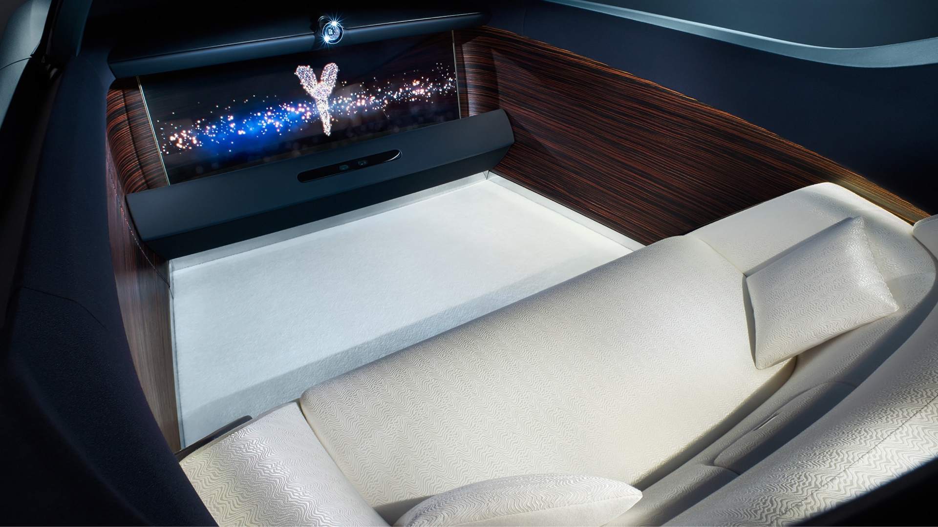 The dashboard and interior of the Rolls Royce 103ex