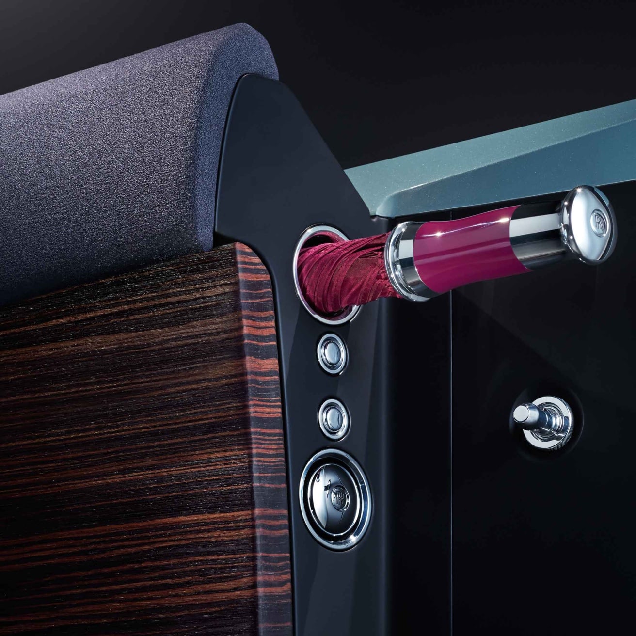 The Rolls-Royce umbrella holder