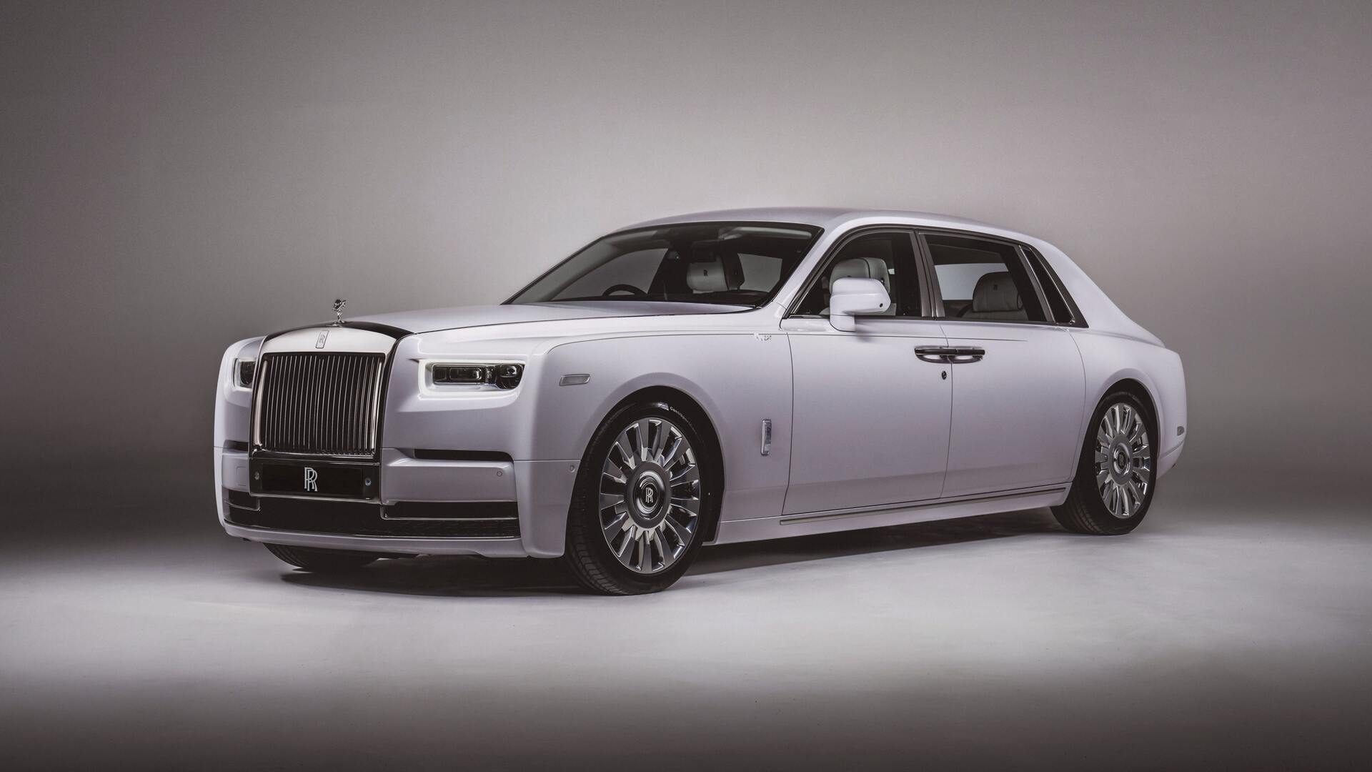 Side profile of Rolls Royce Ghost