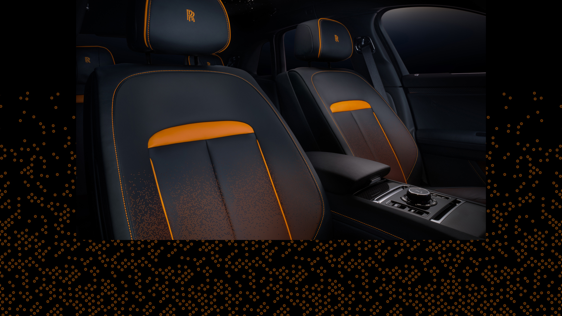 Seats and front console of Black Badge Ghost Ekleipsis