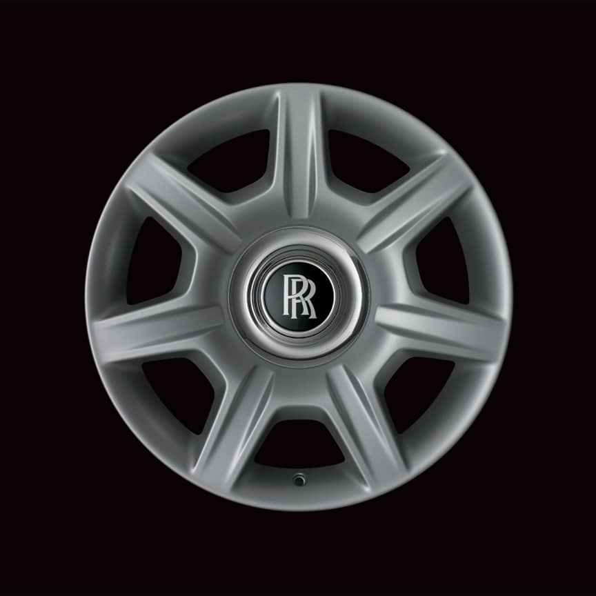 <p>七轮辐设计,提供哑光银色和高光黑色两款表面效果。</p>