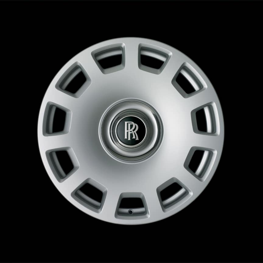 <p>11轮辐设计,提供哑光银色和全抛光表面效果。</p>