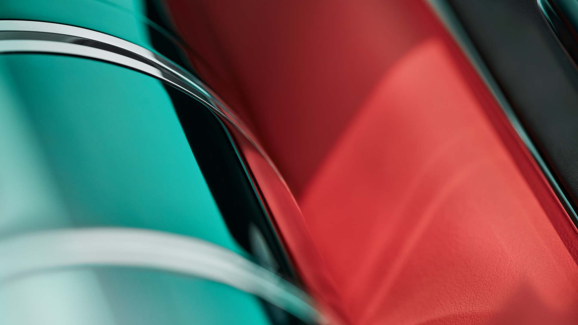 Detailed view of the leather carrying sleeve of the Rolls-Royce champagne chest accessory