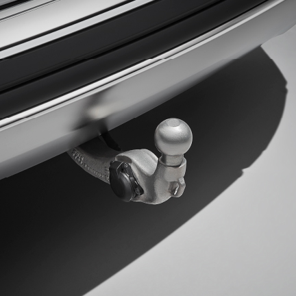 <p>此拖钩能够承受高达1.6吨的载荷,是每位渴望旅行与探险的车主不可或缺的辅助装备。其多功能设计不仅适用于拖挂拖车,还能够支撑自行车架,并且具备电动开启功能,极大提升了使用的便捷性。</p>