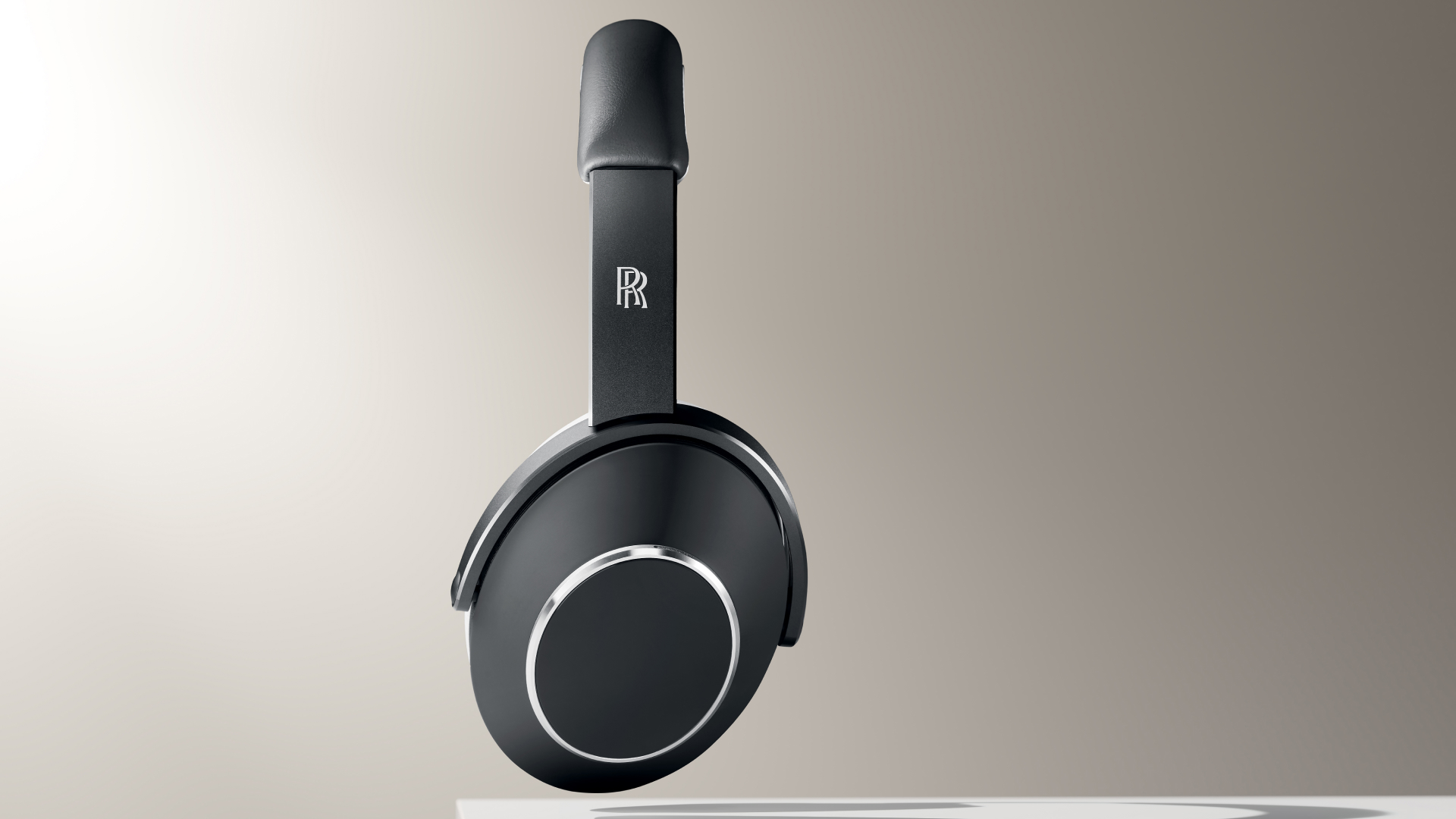 Side view of the Rolls-Royce Ampitheatre