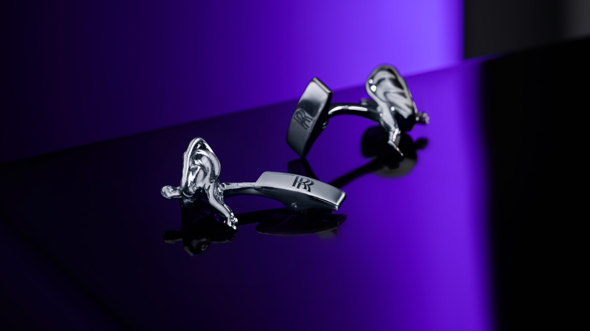 Bottom view of the Spirit of Ecstasy Cufflinks in Ruthenium