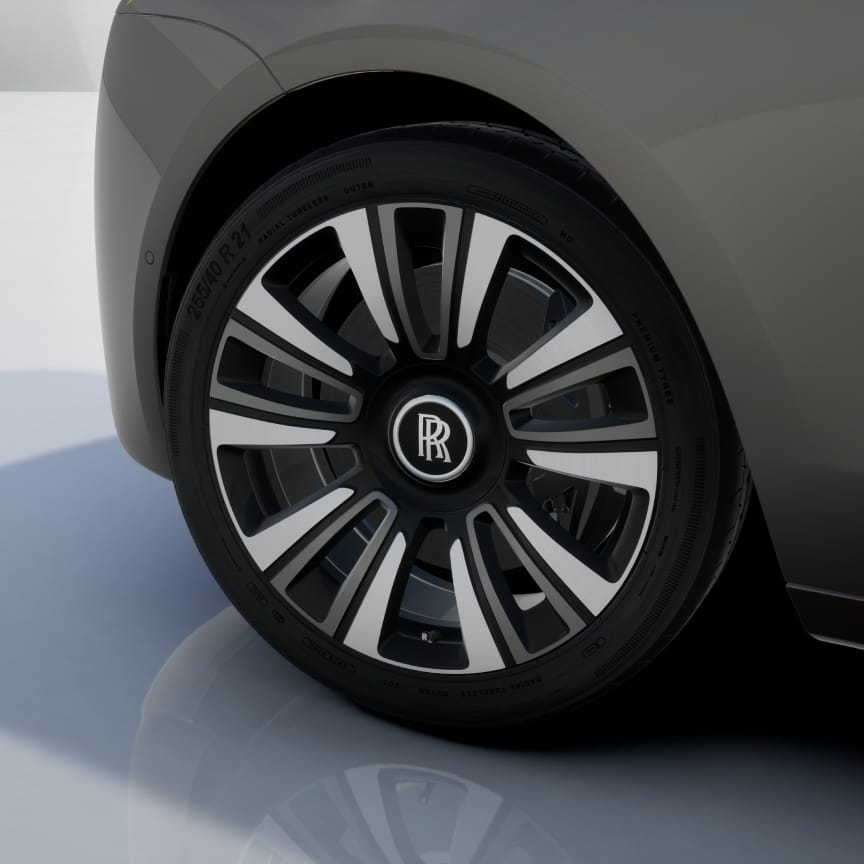 <p>古思特三色轮毂采用十轮辐设计和三色表面效果,非常适合那些尝试用动感的合金车轮来提升车辆质感的古思特车主。</p>