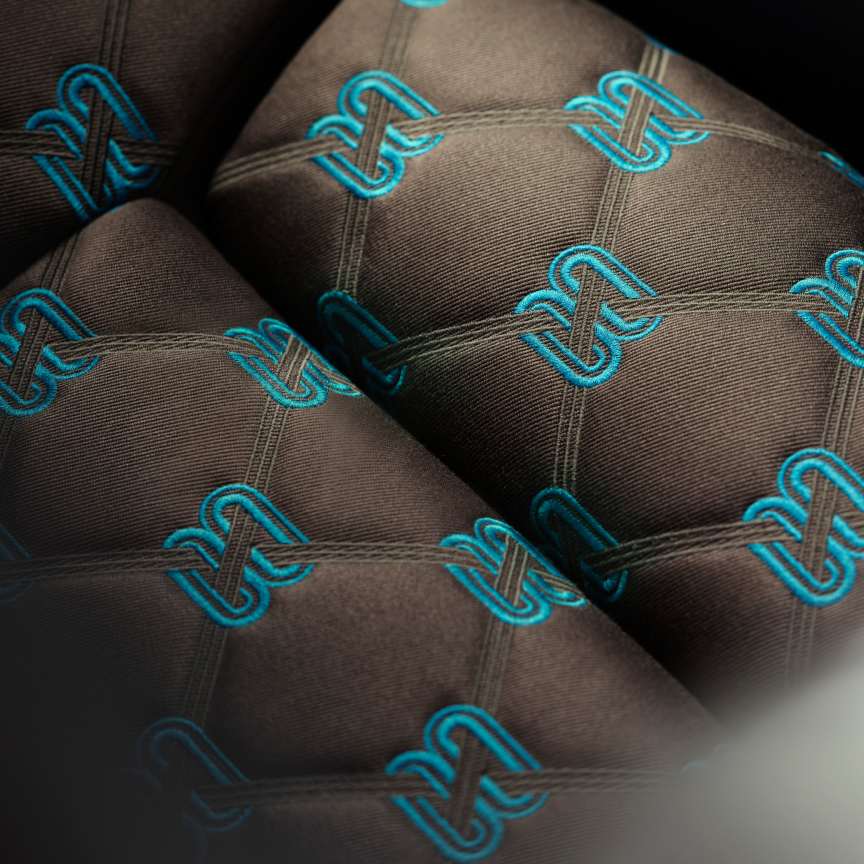 唤醒灵感，劳斯莱斯汽车高级定制将为您的想象力开辟全新天地。