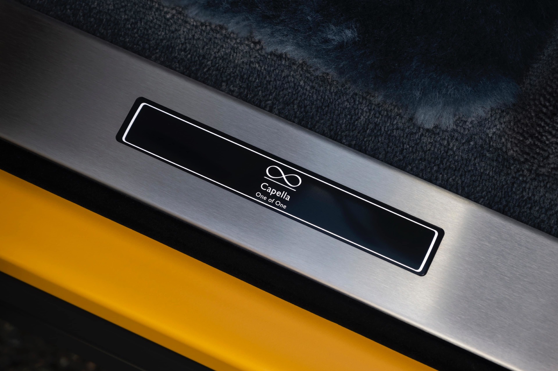 Bespoke treadplate for the Rolls-Royce Black Badge Cullinan Capella motor car