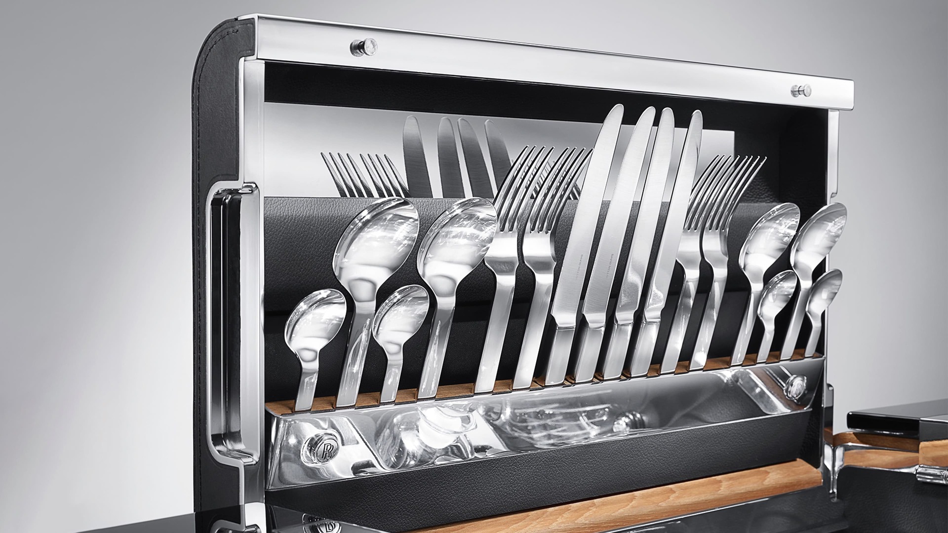 The Rolls-Royce Picnic Hamper includes handmade stainless steel cutlery