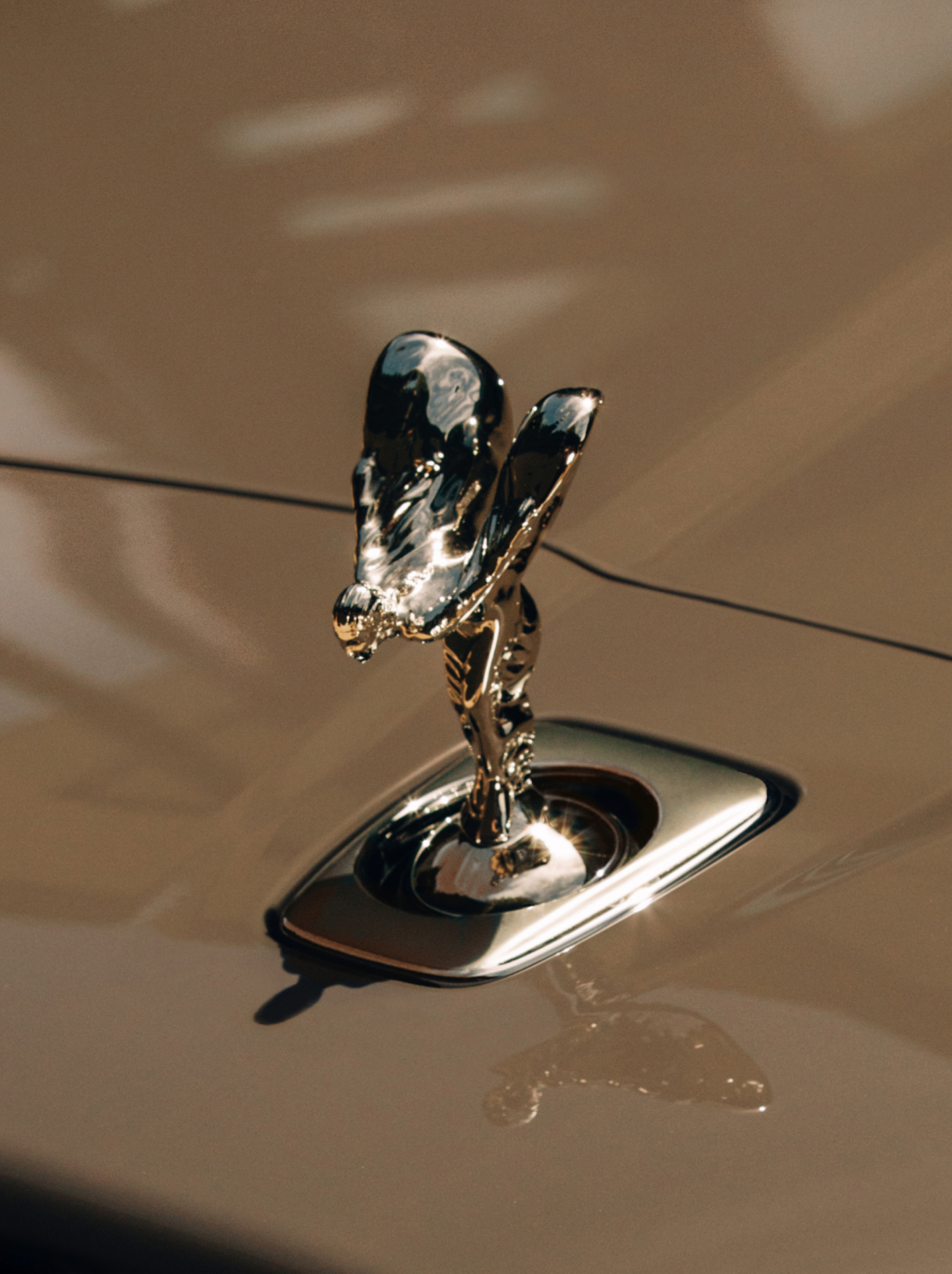 Spirit of Ecstasy on top of Rolls-Royce Cullinan Series II